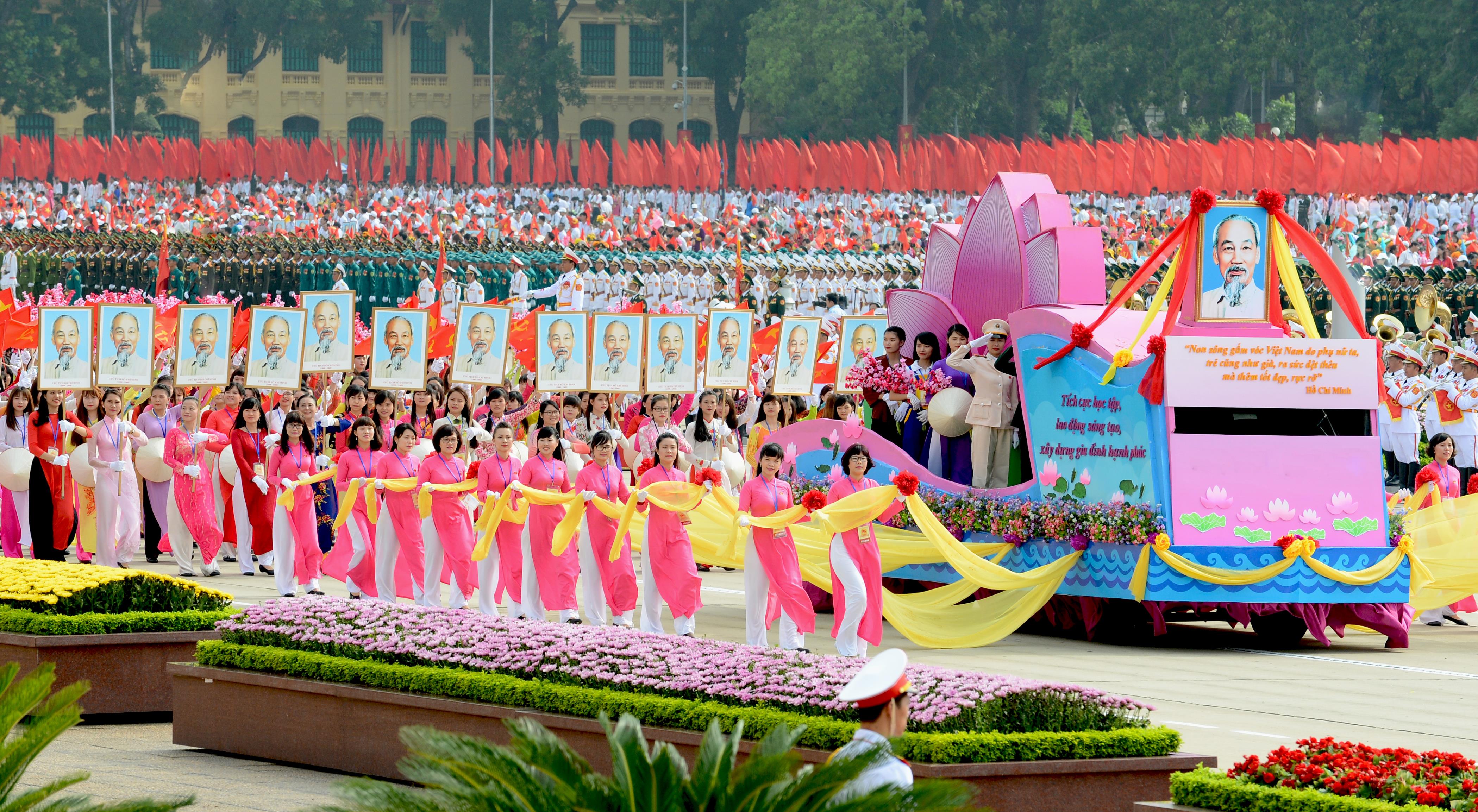 Vận dụng sáng tạo tư tưởng Hồ Chí Minh về Thi đua yêu nước